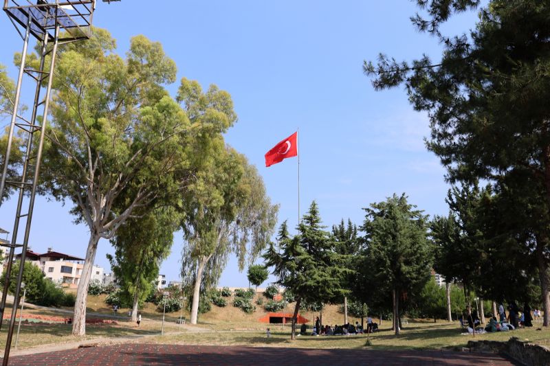 TOROSLAR’IN PARK VE YEŞİL ALANLARI BAKIMDAN GEÇİYOR