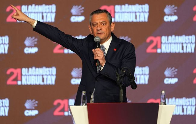 CHP, YSK'nın saat 15.30'daki kararına kilitlendi