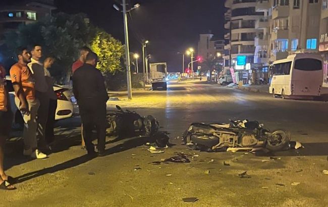 Anamur’da motosikletler kafa kafaya çarpıştı: 2 ölü