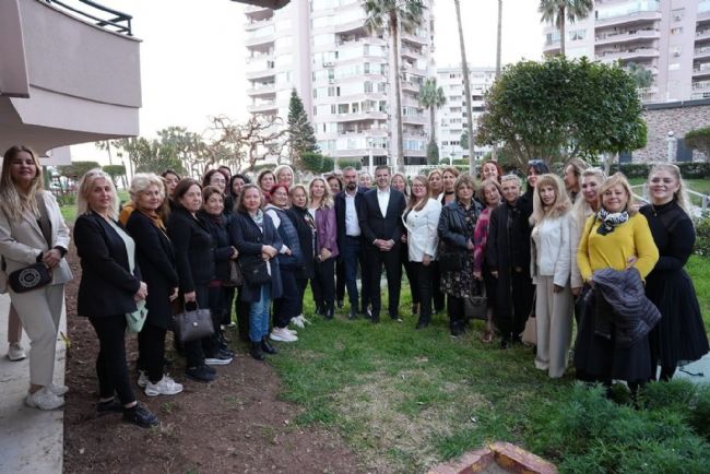 Tuncer, Türk Kadınlar Konseyi Derneği’ni ziyaret etti