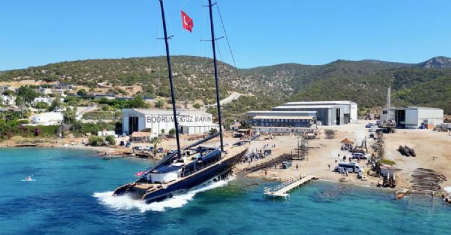 978 milyon liralık dev yelkenli suya indirildi