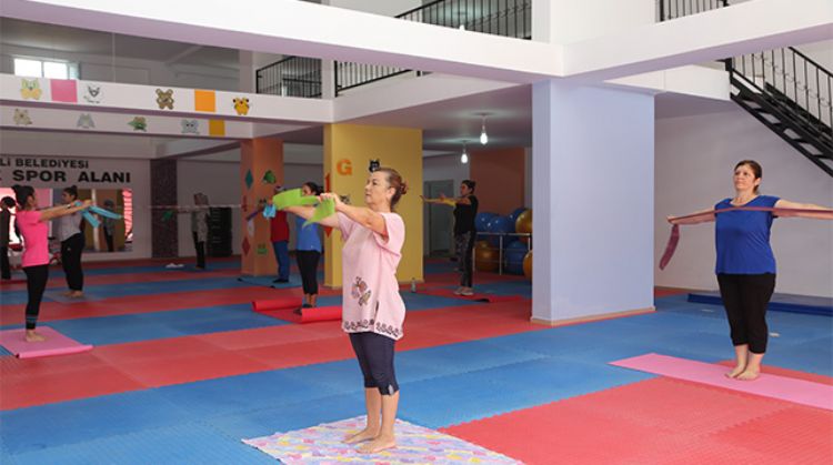 KADINLAR SPOR MERKEZLERİNE YOĞUN İLGİ GÖSTERDİ