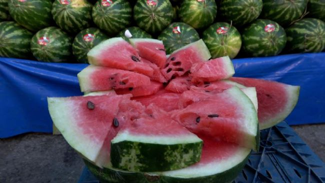 Karpuzu yıkanmadan kesmeyin