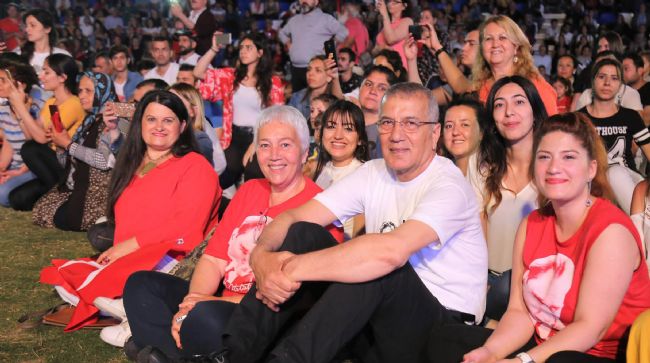 MEZİTLİ BELEDİYESİNİN ÖĞRENCİ YARDIMLARI HESAPLARA YATIRILDI