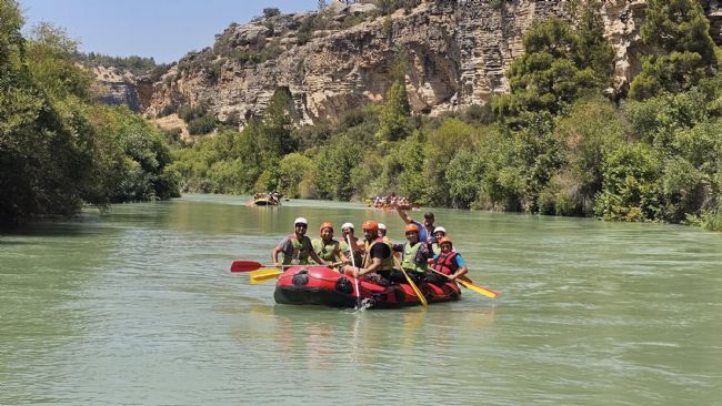 Göksu Nehri’nde rafting keyfi!