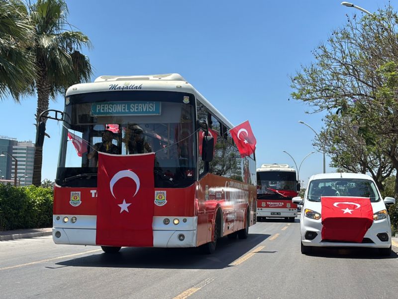 TARSUS'TA MİLLİ HEYECAN CADDELERE TAŞTI