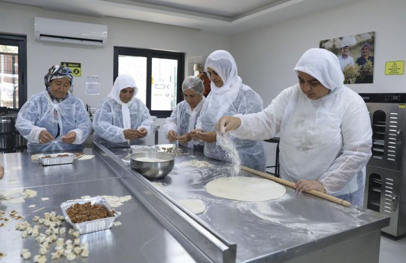 mersin’de-eski-köy-okulu-kadınların-üretim-yuvası-oldu