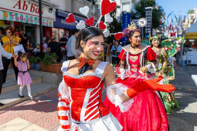 Yenişehir, sokak sanatçıları festivaliyle renklendi