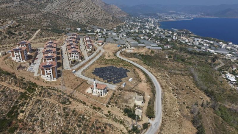Aydıncık’ta bozulan yol yenilendi, ulaşım rahatladı