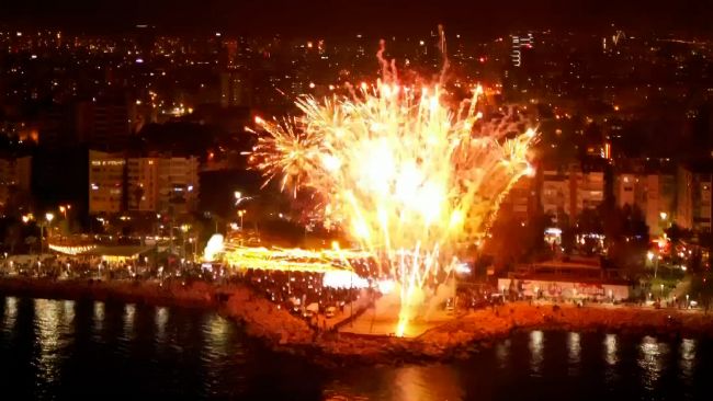 Mersin’de coşkulu yeni yıl partisi