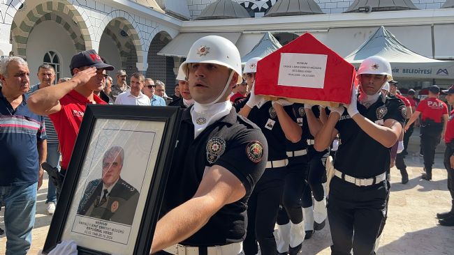 Şehit Emniyet Müdürü Altuğ Verdi'nin babası Mersin'de toprağa verildi