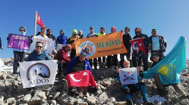  MEDETSİZ'İN ZİRVESİNDE MUZAFFER EROL GEZ'İ ANDILAR