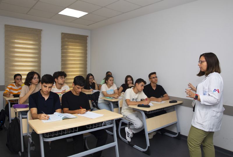 MERSİN'DE UZMANLARDAN LGS'YE GİRECEK ÖĞRENCİLERE ÖNERİLER