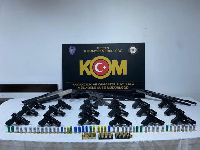 MERSİN'DE 23 RUHSATSIZ SİLAH ELE GEÇİRİLDİ