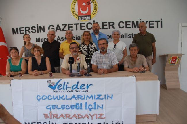 VELİ-DER, MEB'i acil açıklamaya çağırdı