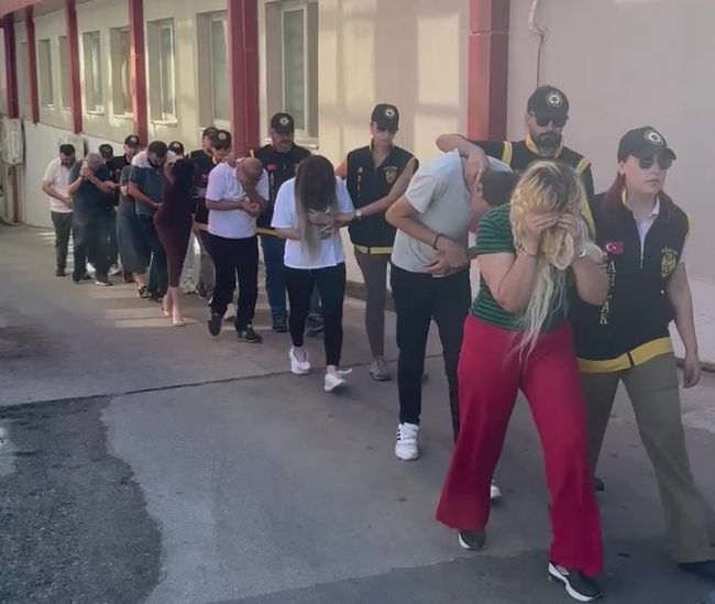 Adana'da fuhuş şebekesine operasyon: 14 tutuklama