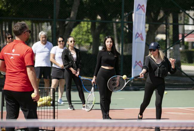 Mersin Büyükşehir’den Ücretsiz Tenis Kursu İmkanı