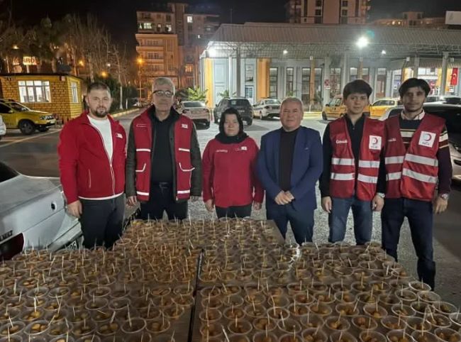Anamur’da Kızılay, Yangında Hayatını Kaybedenler İçin Lokma Dağıttı
