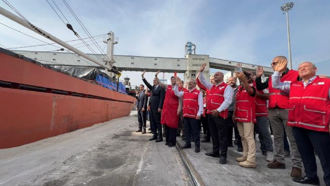 18. İyilik Gemisi Mersin'den Gazze'ye uğurlandı