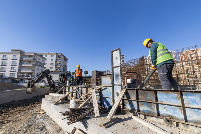 BAŞKAN SEÇER, SPOR PARK TARSUS YERLEŞKESİ'NDE İNCELEMELERDE BULUNDU
