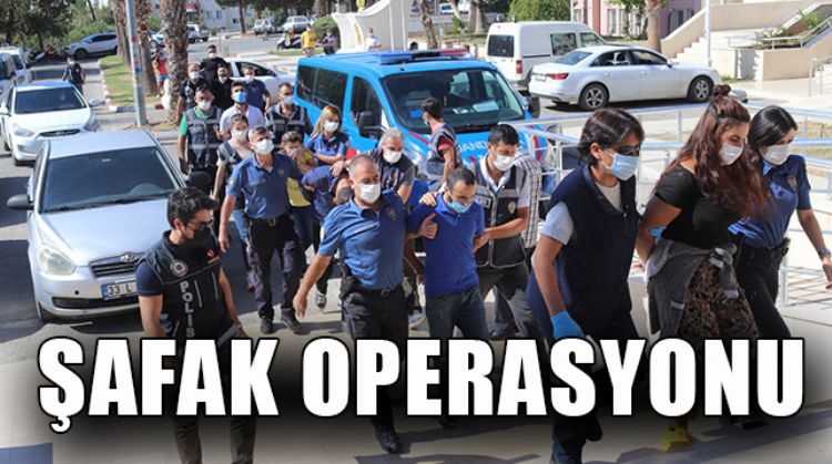 ANAMUR’DA UYUŞTURUCI TİCARETİ YAPAN ŞEBEKEYE BASKIN