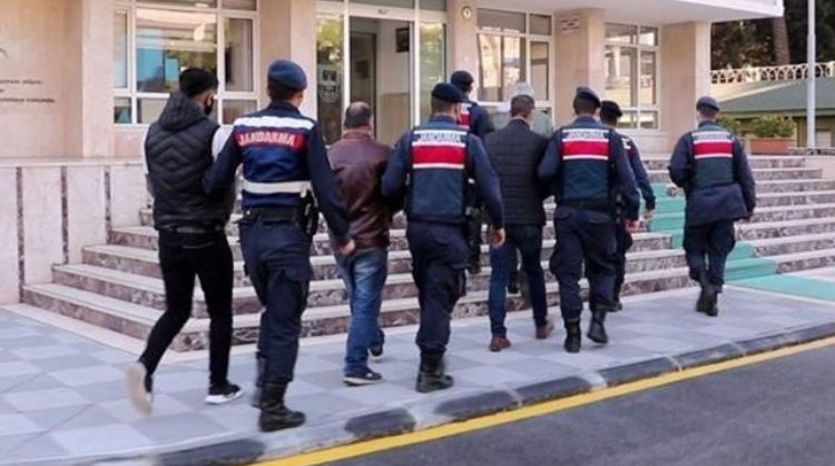ÇEŞİTLİ SUÇLARDAN ARANAN 25 KİŞİ YAKALANDI