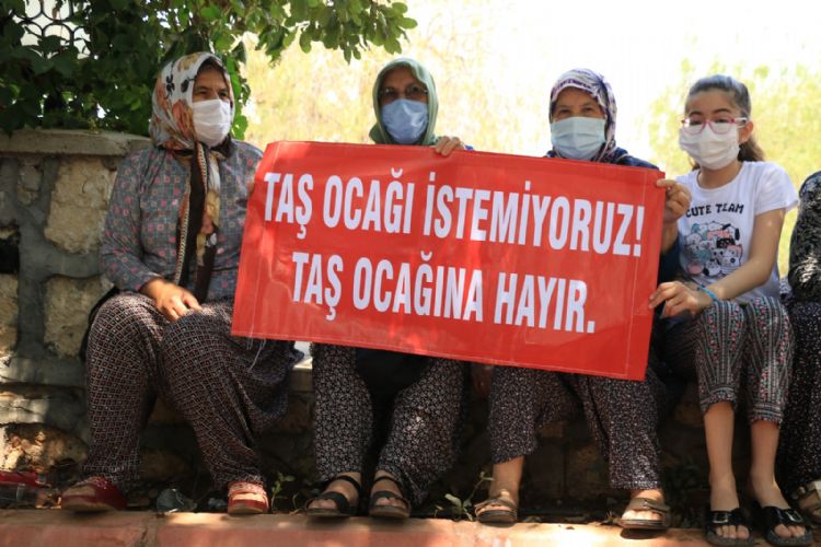 ÇED TOPLANTISI DAVUL, ZURNA, TENCERE VE TAVAYLA ENGELLENDİ