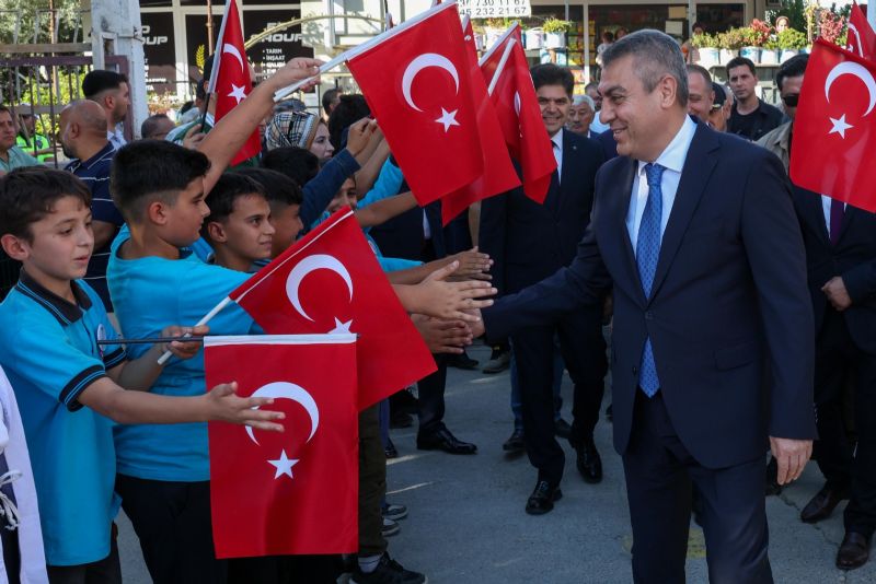 “HER MAHALLE BİR MERSİN” YEŞİLEVLER’DE VATANDAŞLARLA BULUŞTU