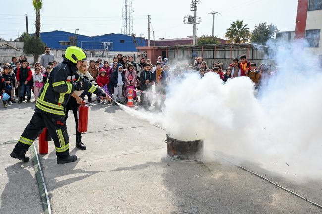 Çocuklara Afet Eğitimi: Mersin'de Sivil Savunma Günü Etkinliği