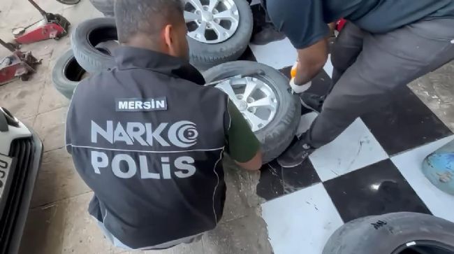  Lastiklere yapılan özel bölmeden 8 kilo 266 gram eroin çıktı