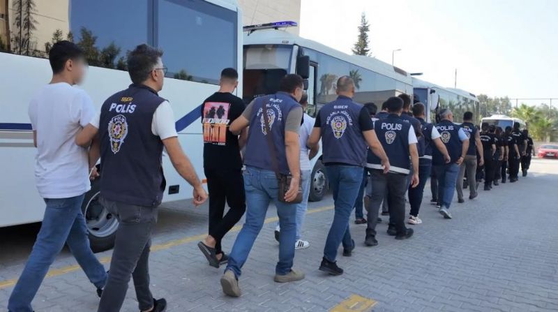 Mersin'deki 7 milyar 640 milyon TL'lik yasa dışı bahis operasyonunda 30 tutuklama