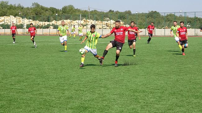 TRİBÜNLER KADINLAR İLE DOLDU