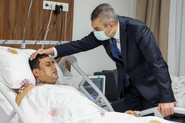 Öğrencinin vurduğu okul müdürü servise alındı, Bakan Tekin'le görüştü