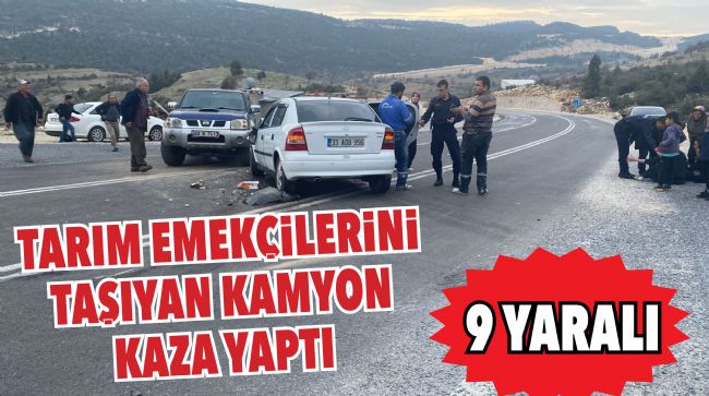 Tarım işçilerini taşıyan kamyonetle otomobil çarpıştı