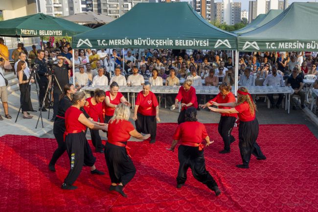 Aşure Sofrasında huzur ve kardeşlik konuşuldu