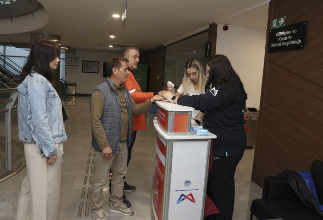 Dünya Diyabet Günü'nde belediye personellerine şeker ölçümü