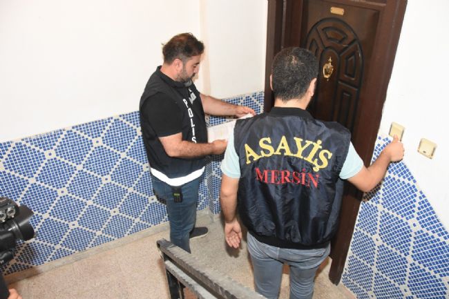 Mersin'de çeşitli suçlardan aranan 64 şahıs yakalandı