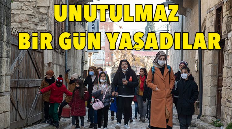 ÖZEL GEREKSİNİMLİ BİREYLER TARSUS’UN TARİHİ YERLERİNİ GEZDİLER