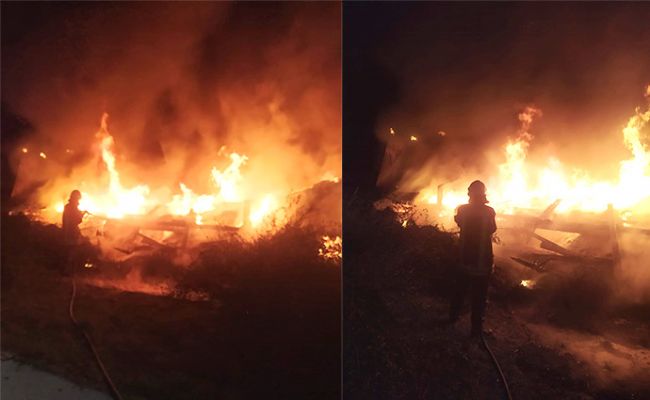 Mersin'de refüje çıkan tırda yangın
