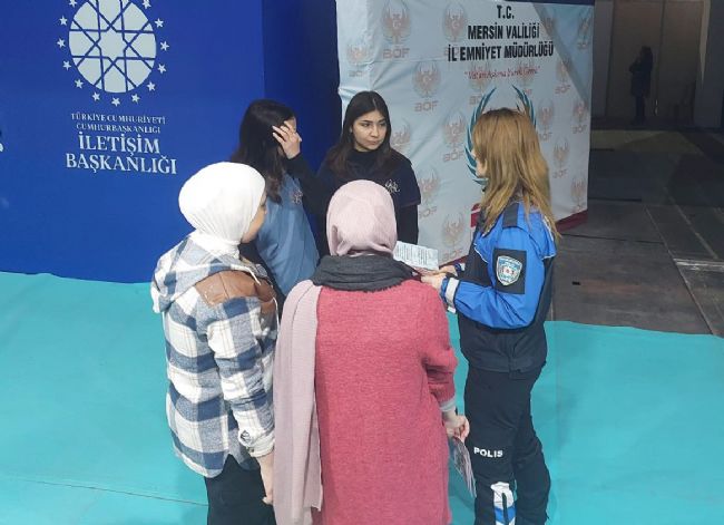 Mersin emniyeti kadınlara yönelik bilgilendirme çalışması