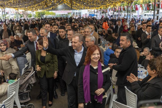 Erdemli’de birlik sofrası: Seçer’den 'Parlayan yıldız Türkiye' vurgusu