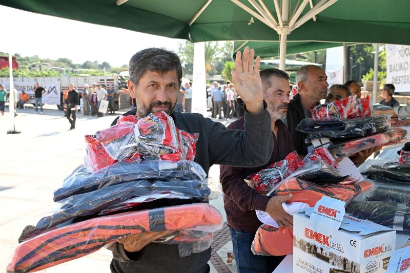 mersİn’de-üretİcİlere-makİne,-fİde-ve-hayvan-desteğİ