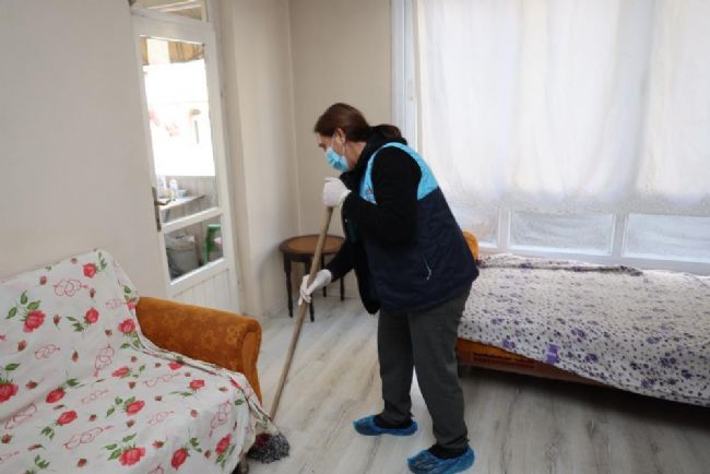 Akdeniz’de Kimsesiz Vatandaşlar Yalnız Bırakılmıyor