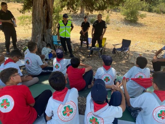 Mersin'de jandarmadan bilgilendirme faaliyeti