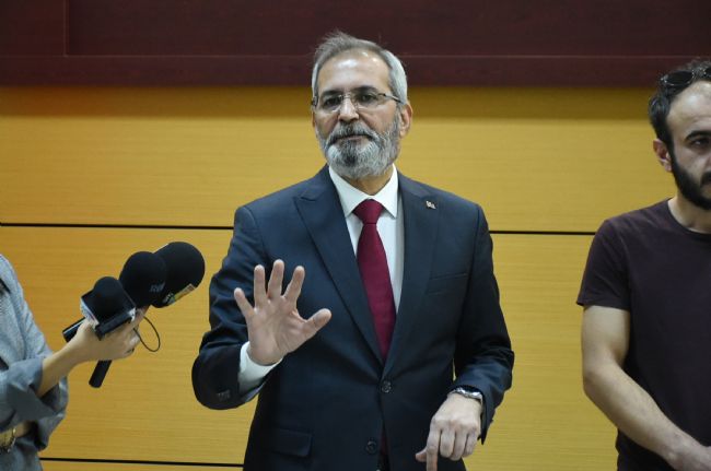 ‘Elbirliğiyle demokrasiyi boğazlıyorlar’