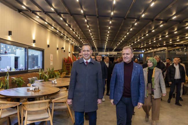 BAŞKAN SEÇER VE MERAL SEÇER ÇAMLIYAYLA’DA İFTAR SOFRASINDA YURTTAŞLARLA BULUŞTU