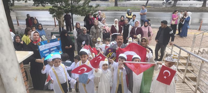 ANAMUR’DA MİNİKLER KUR’AN ÖĞRENME YOLCULUĞUNA BAŞLADI
