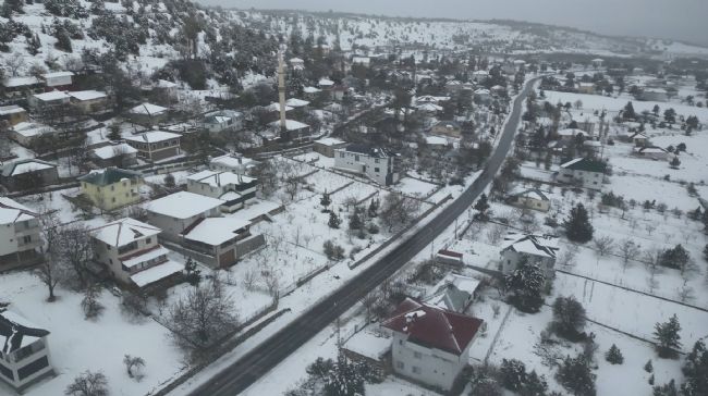 Mersin'de kar güzelliği dronla görüntülendi