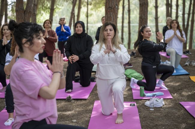 BÜYÜKŞEHİR’LE KADINLAR, DOĞADA SAĞLIK VE SANAT DOLU BİR BULUŞMA GERÇEKLEŞTİRDİ