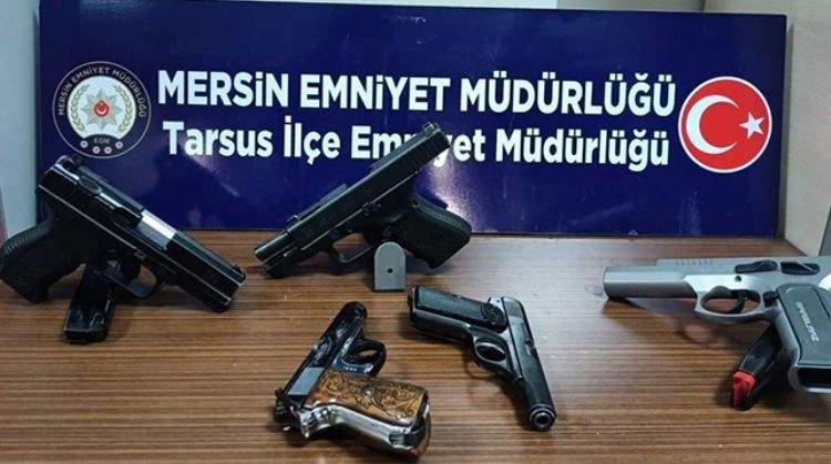RUHSATSZI SİLAH ELE GEÇİRİLDİ
